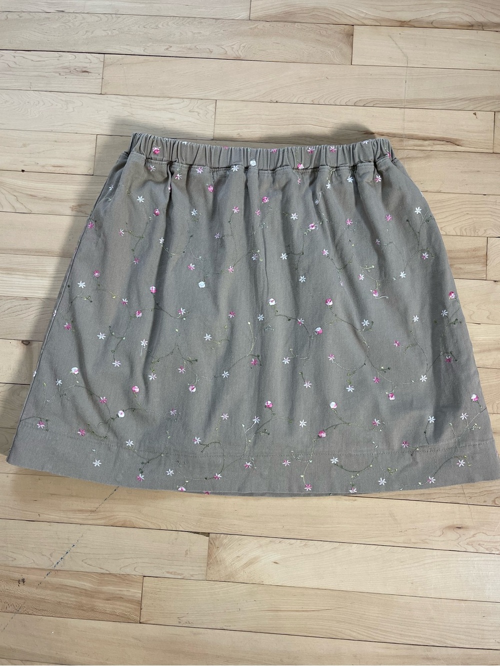 Women’s Floral Embroidered mini Skirt